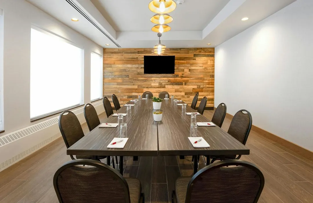 Oshkosh Marriott Waterfront Hotel & Convention Center-1