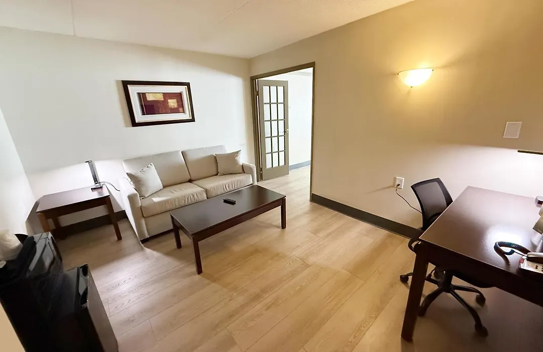 Ramada Plaza By Wyndham Niagara Falls-1