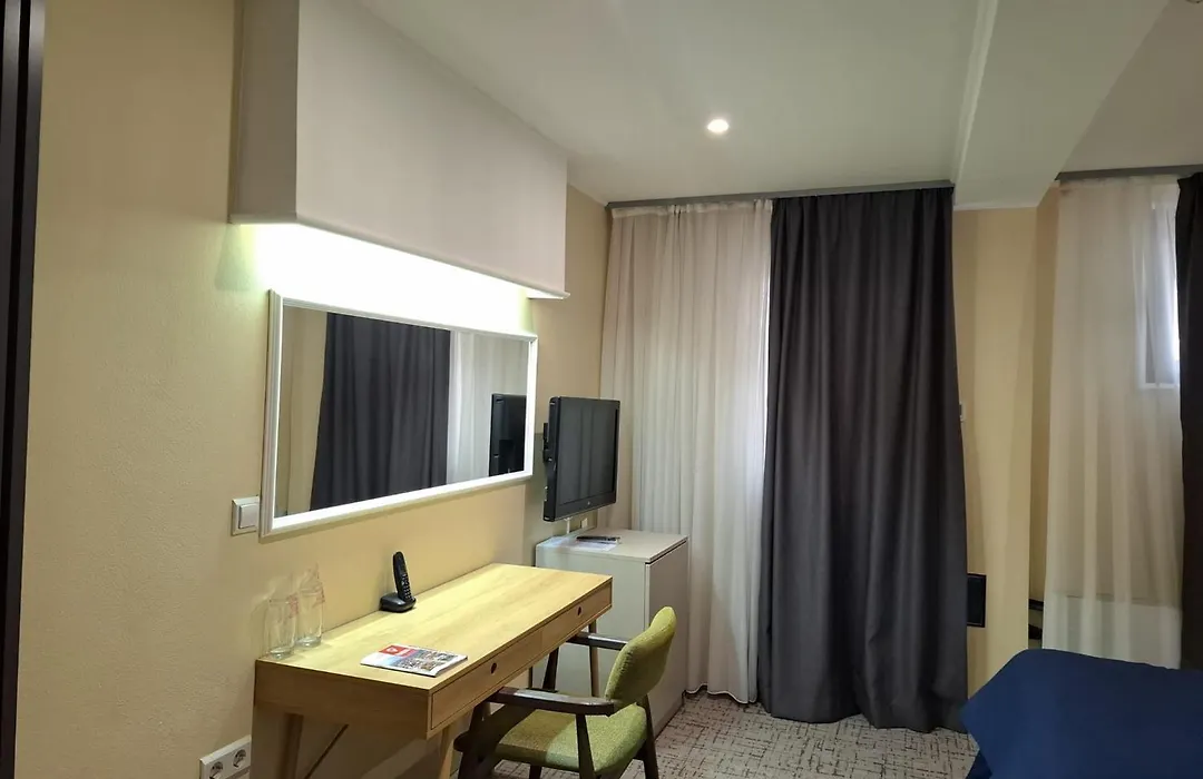 Hotel Astra-1