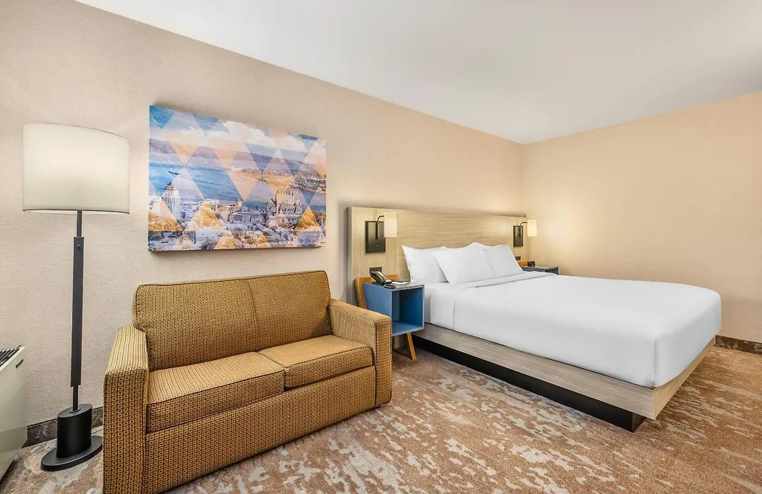 Comfort Inn Ancienne-Lorette - Quebec Airport-1