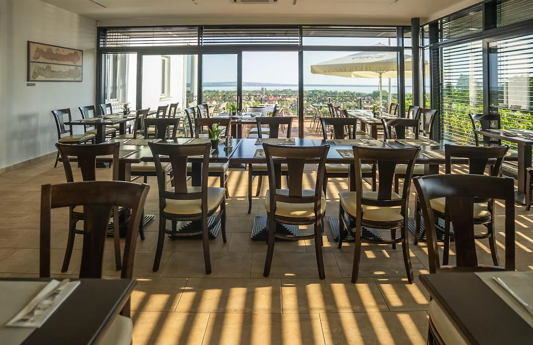 Zenit Wellness Hotel Balaton-1