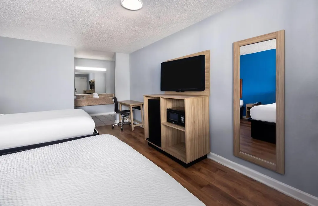 Super 8 By Wyndham Portsmouth - Norfolk-1