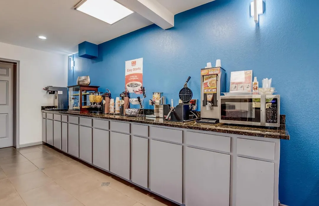 Econo Lodge Inn & Suites Enid South-1