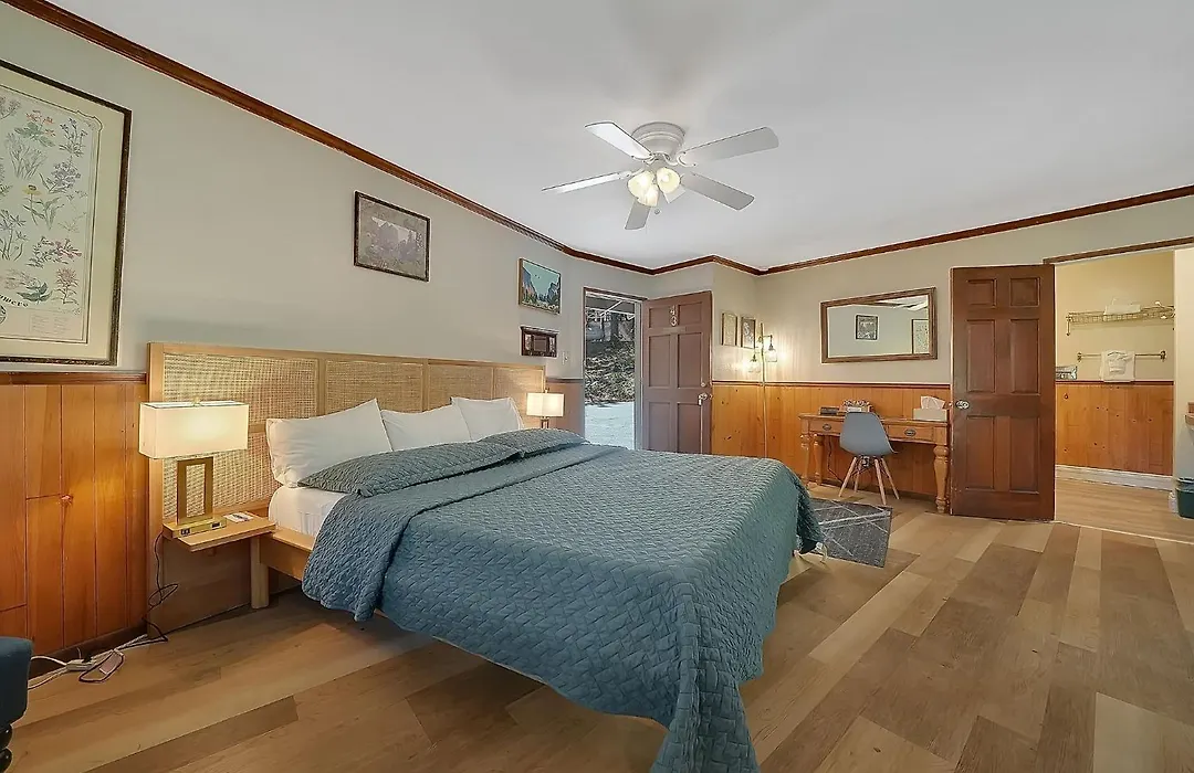 Narrow Gauge Inn-1