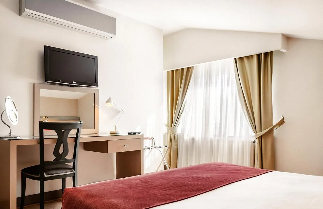Cheya Besiktas Istanbul Bosphorus City Center Hotel & Suites-1