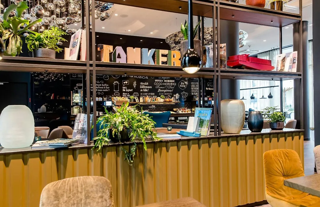 Motel One Koeln-Altstadt-1