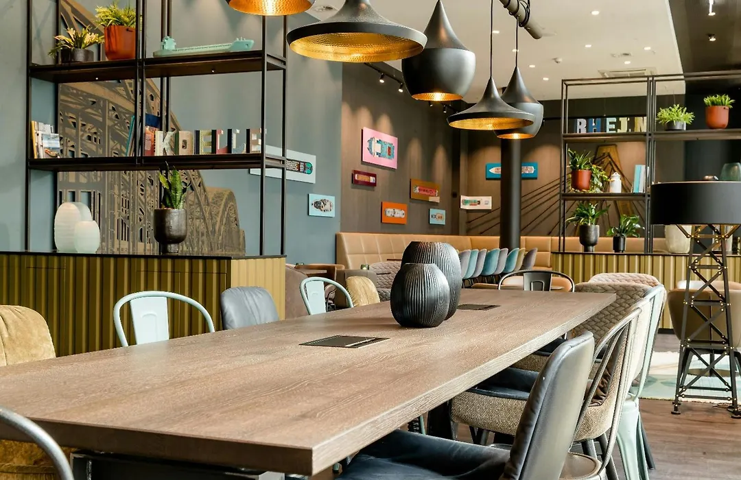 Motel One Koeln-Altstadt-1