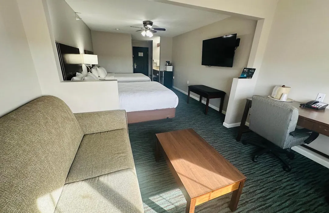 Bridgepointe Inn & Suites By Bphotels, Lincoln I-80 & 27Th St-1