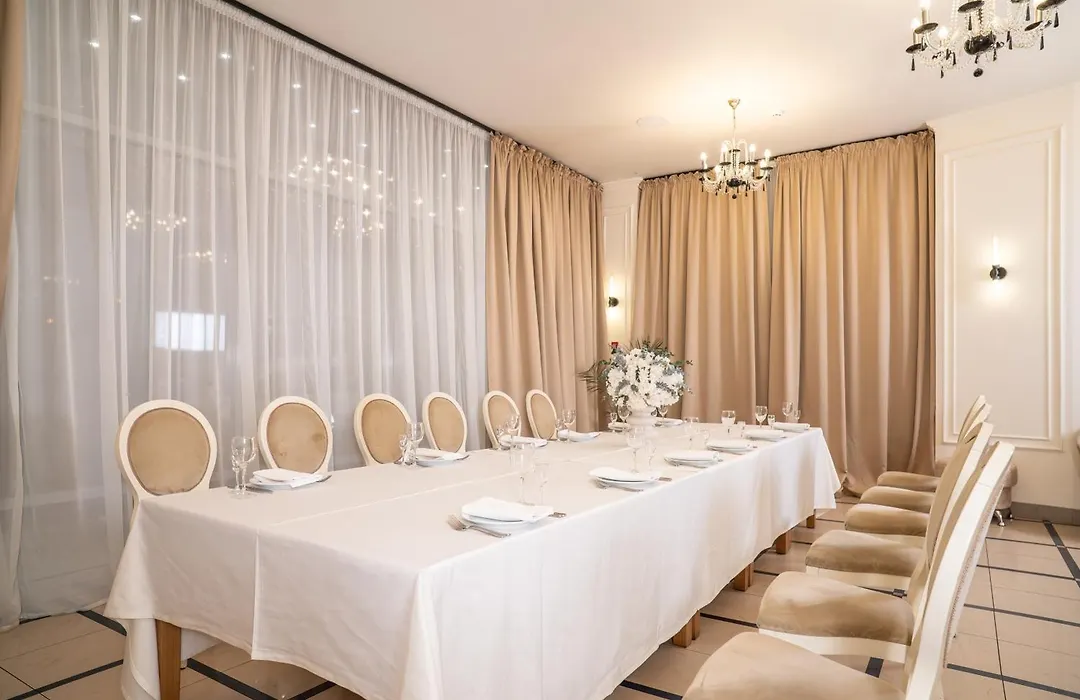 Nadiya Hotel-1