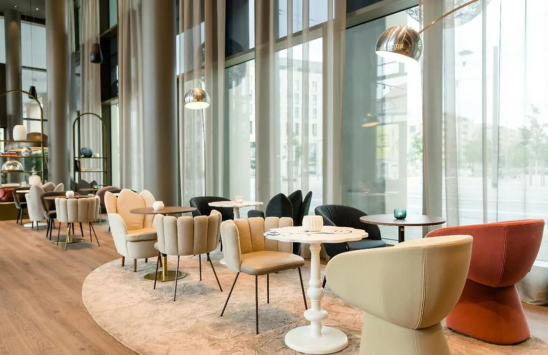 Motel One Dresden am Zwinger-1