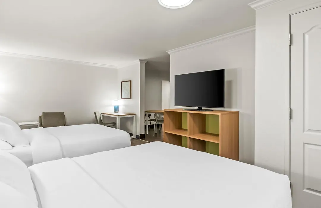 Spark By Hilton Cincinnati Fairfield-1