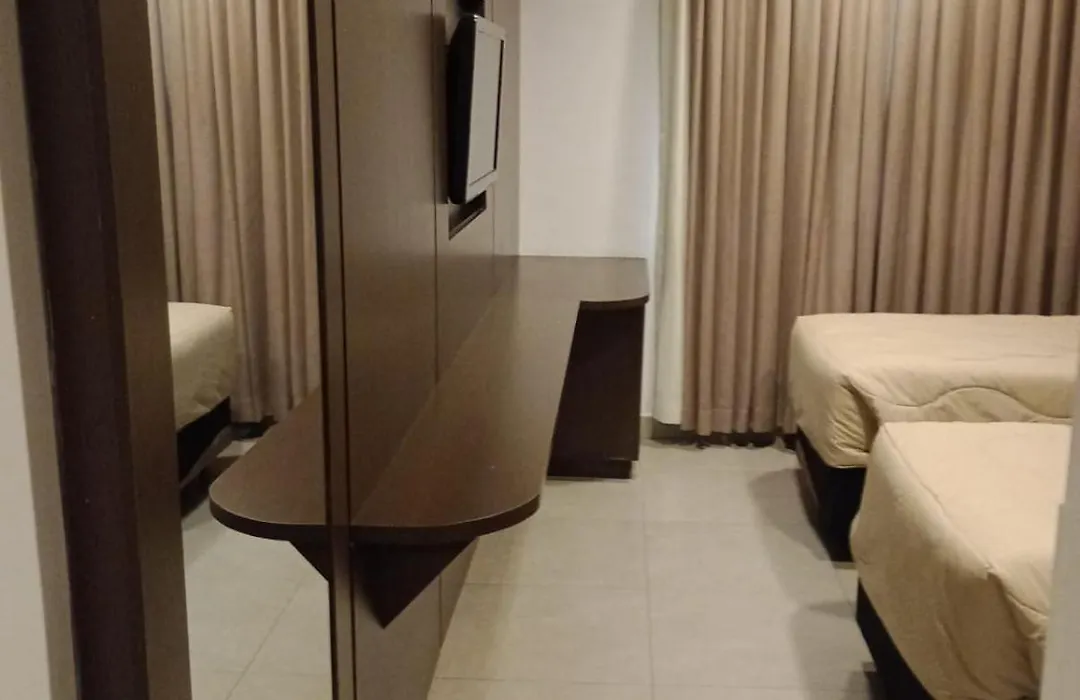 Hotel Lugus-1