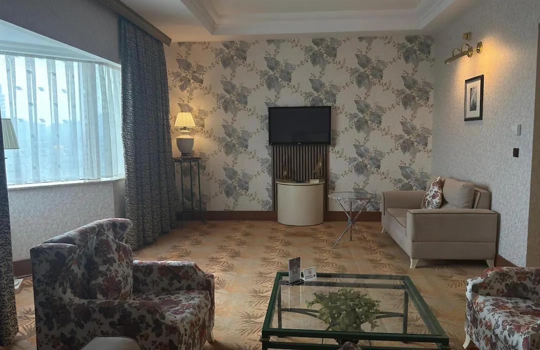 Grand Hotel Europe-1