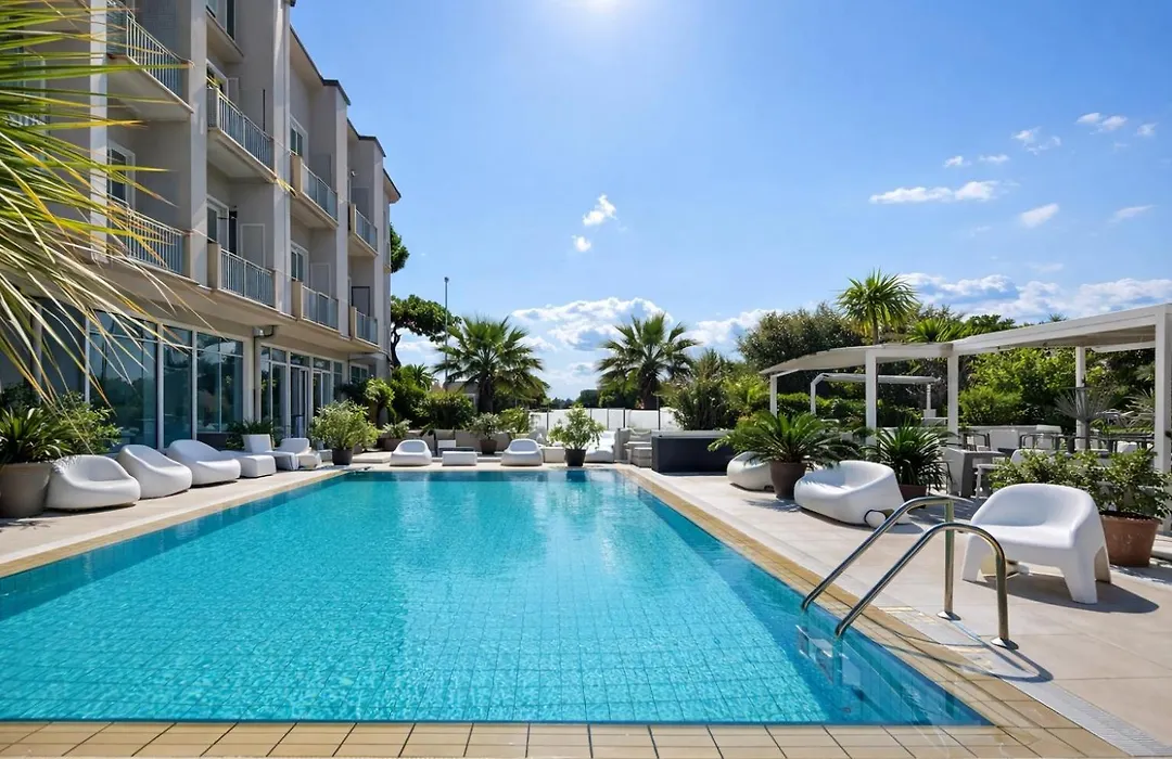 Hotel Liberty Beach - Parking&Beach included-1