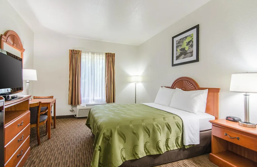 Quality Inn Junction City Near Fort Riley-1
