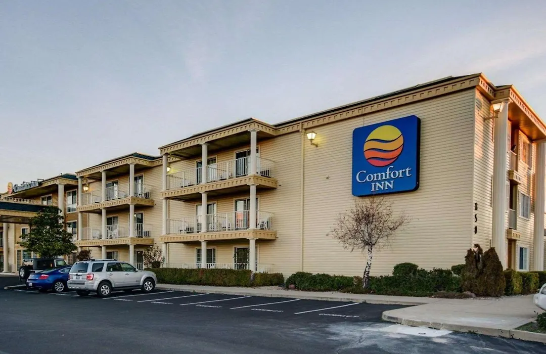 Comfort Inn Redding Near I-5-1