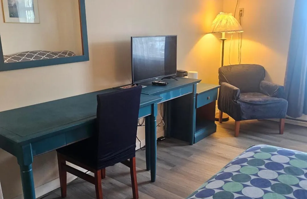 Moosomin Country Squire Inn-1