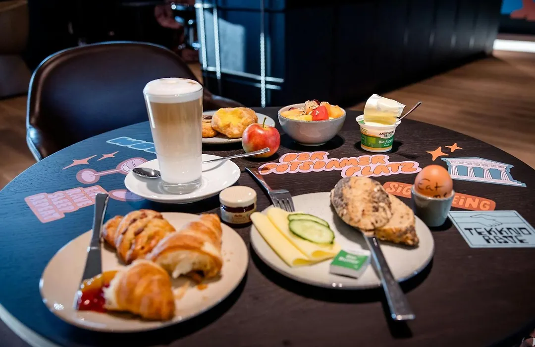 Motel One Berlin-Potsdamer Platz-1
