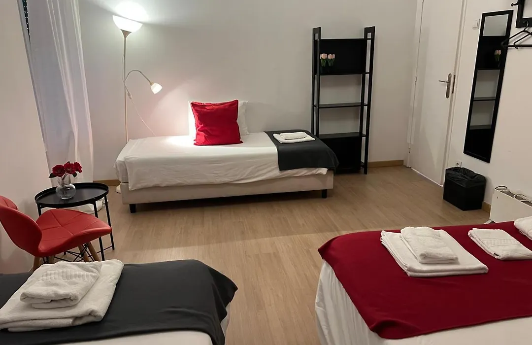 Alvalade II Airport Guest House-1