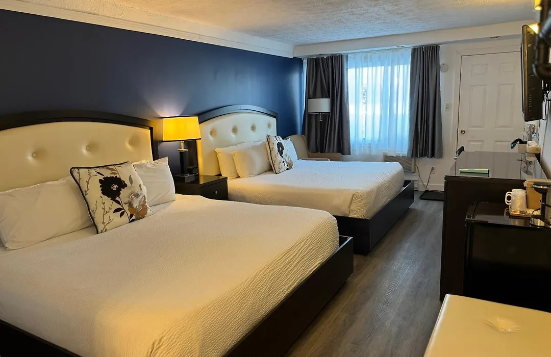 Travelodge By Wyndham Drummondville-1