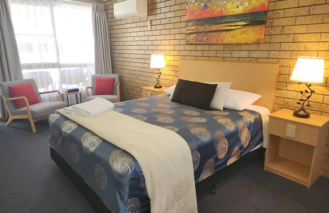 Macintyre Motor Inn-1