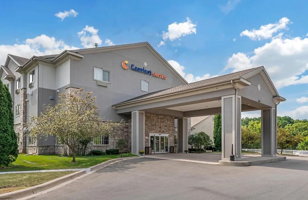 Comfort Suites Lake Geneva East-1