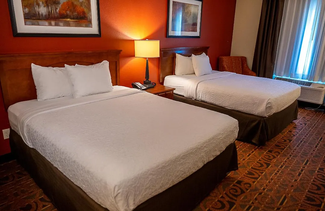 Savanna Inn & Suites-1