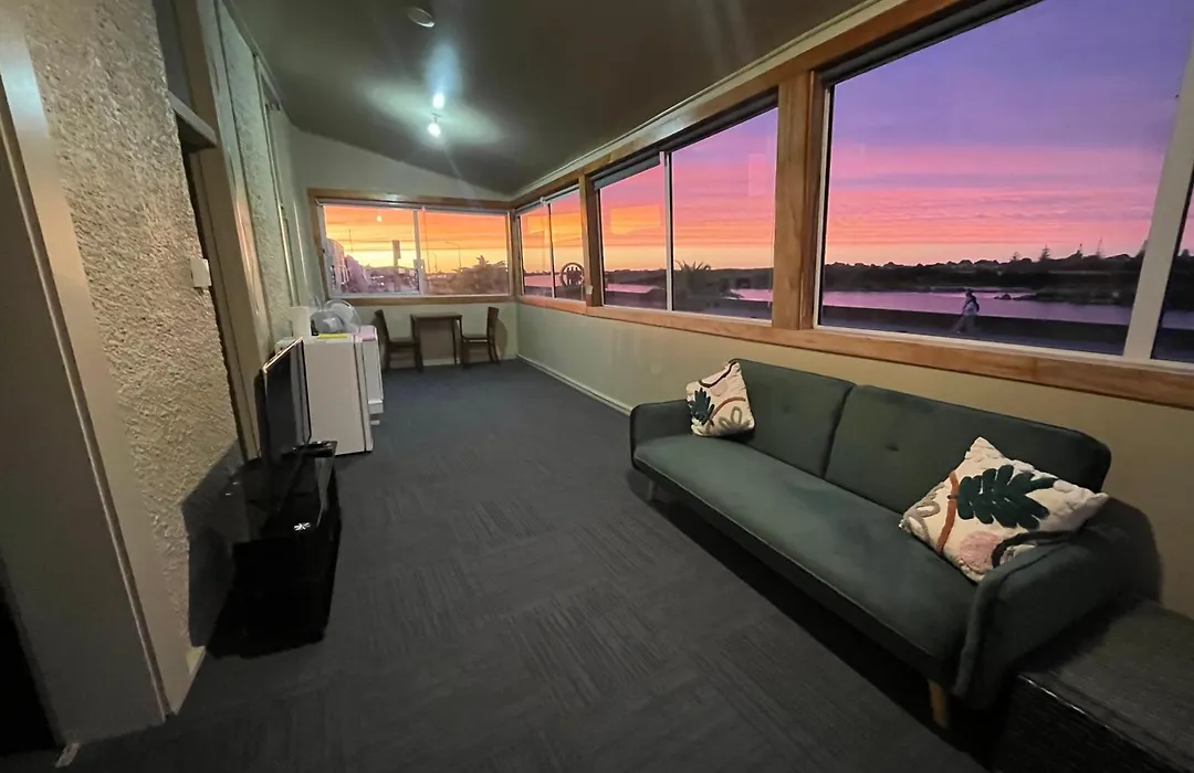 Railway Hotel Greymouth-1