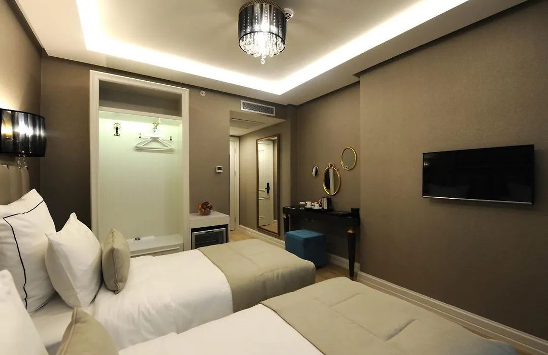 Le Petit Palace Hotel - Special Category-1
