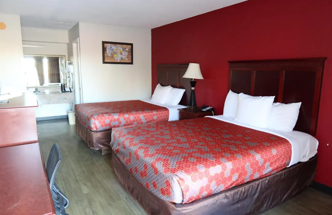 Econo Lodge Inn & Suites Evergreen-1