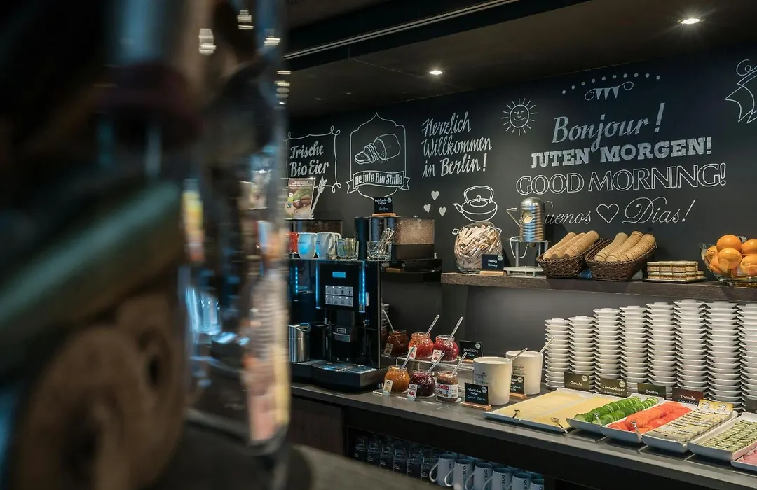 Motel One Berlin-Alexanderplatz-1
