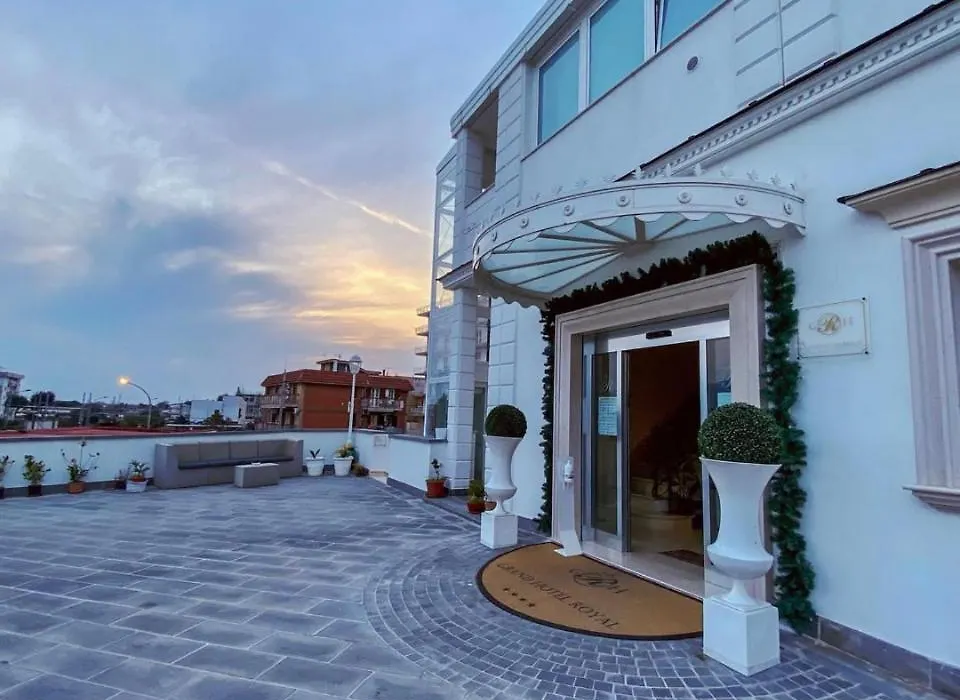 Grand Hotel Royal-1