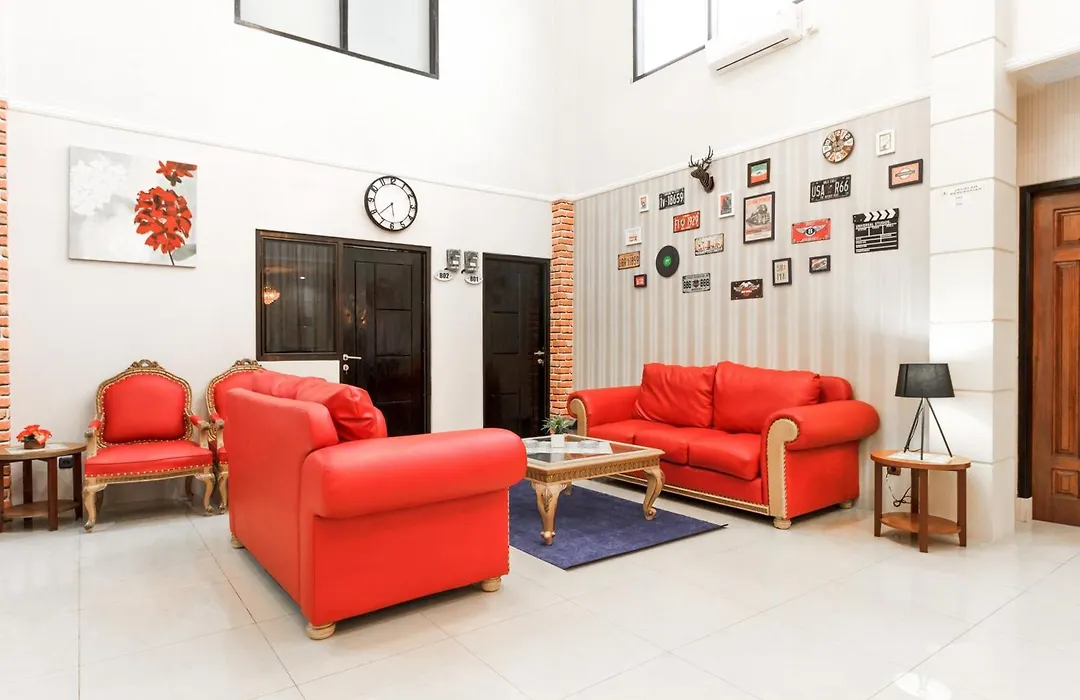 RedDoorz Plus near Pantai Malalayang Manado-1