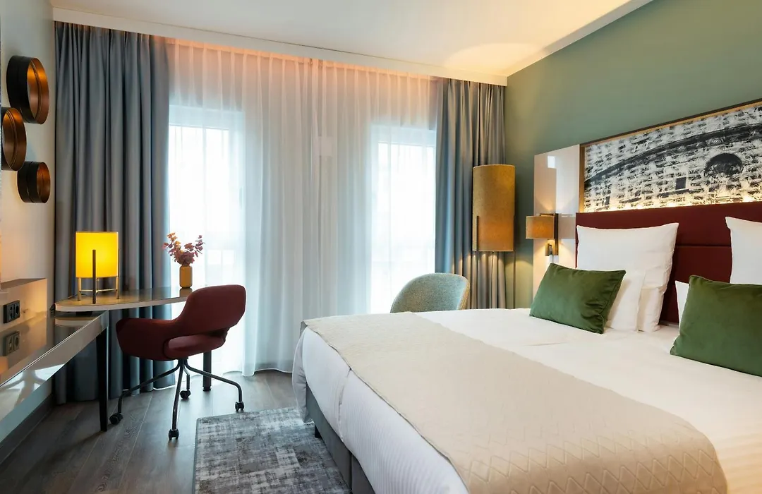 Leonardo Hotel Augsburg-1