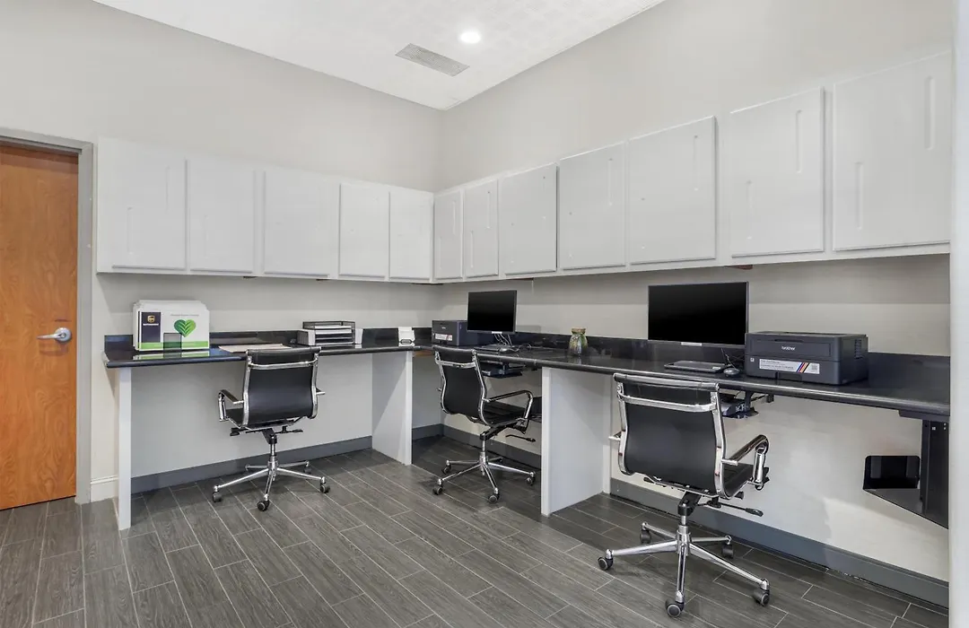 Best Western Plus Rose City Conference Center Inn-1