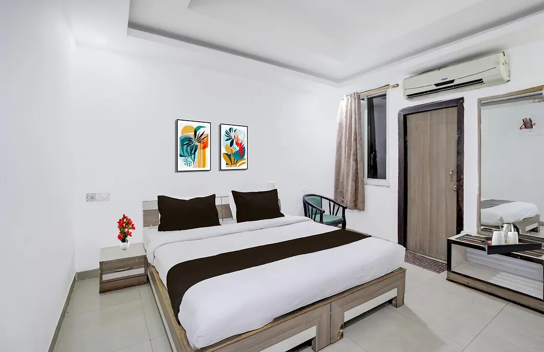 Collection O Shahpura Lakeview Formerly Hotel Royal Villa-1