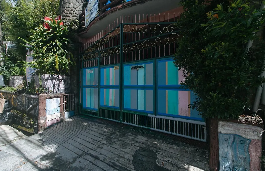 Reddoorz Hostel At Mrc Residences Baguio-1