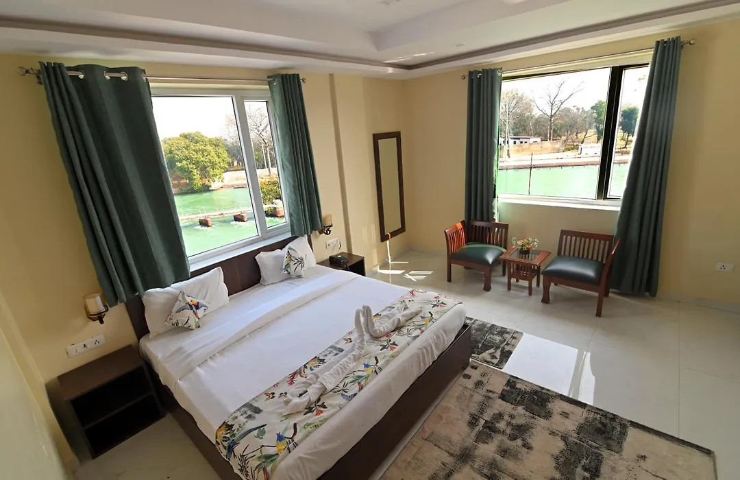Jaswinder Bhawan - By The Ganges-1