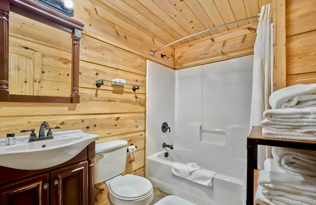 Roosevelt Hotel & Cabins - Yellowstone-1