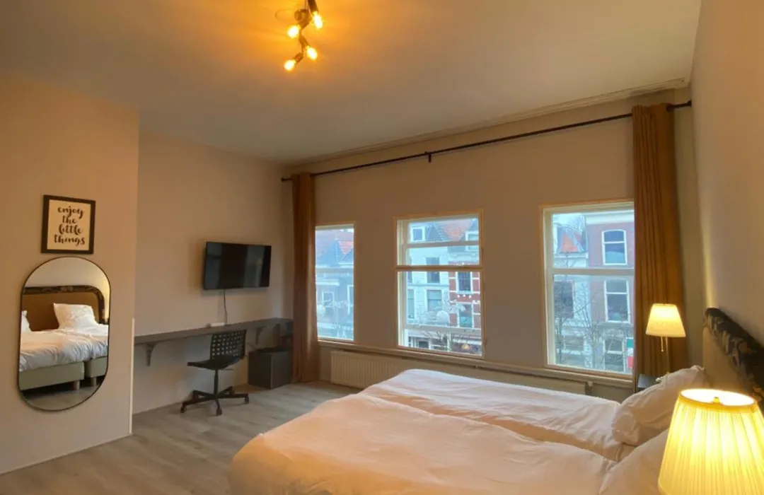 Hotel La Noire - Delft City Centre-1