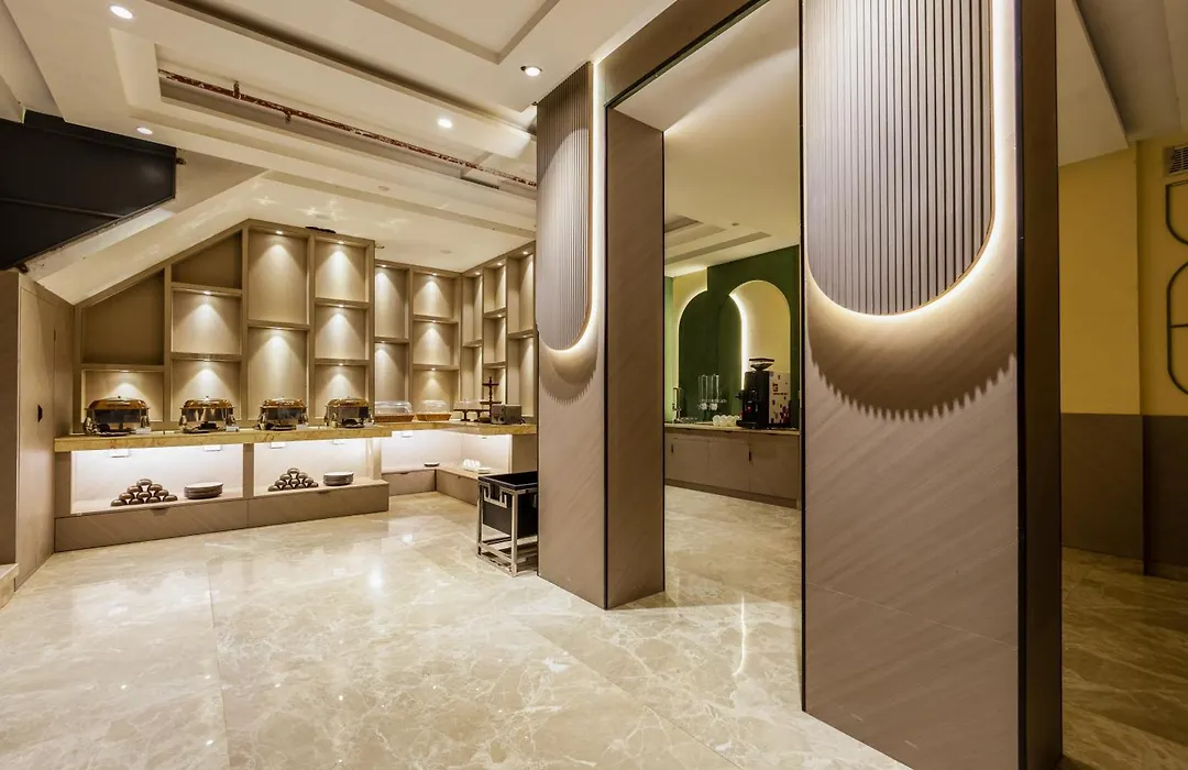 The Vanson Pride - New Delhi Connaught Place-1
