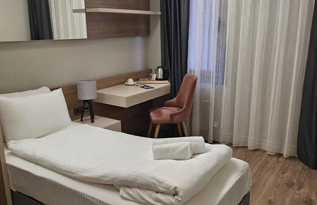 Frezya Family Hotel-1