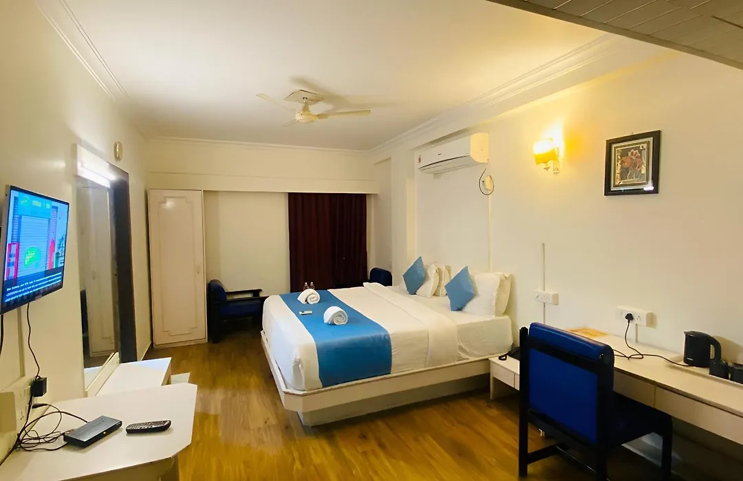 Hotel Crown-1