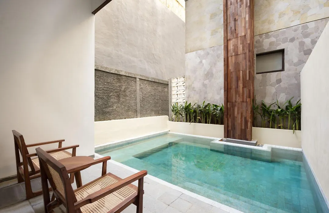 Dialoog Seminyak-1