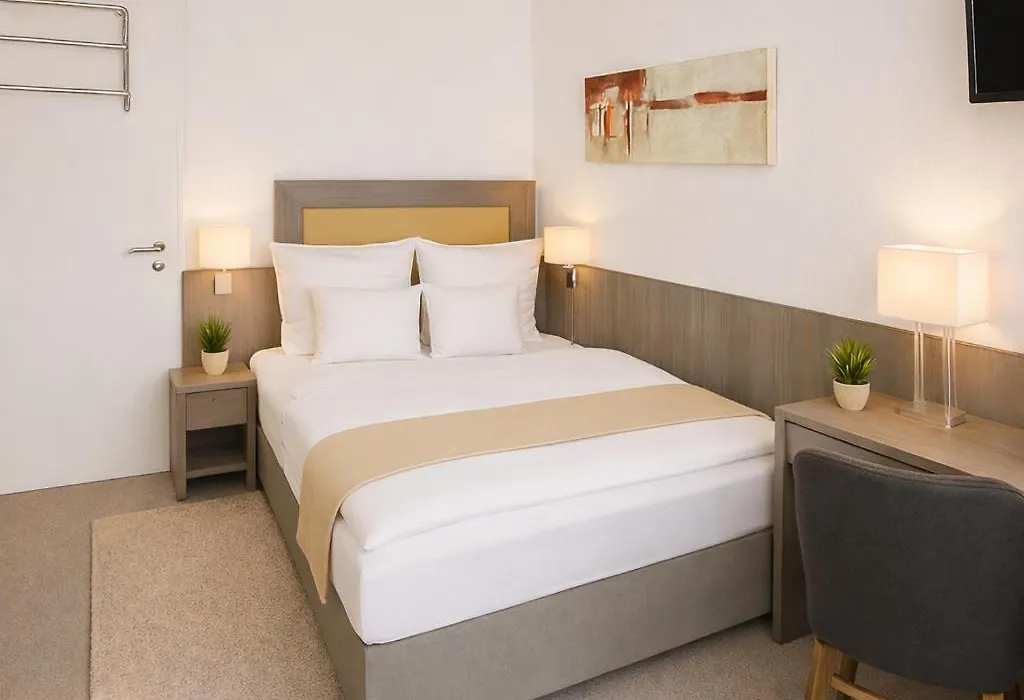 Sunny Hotel Regenstauf-1