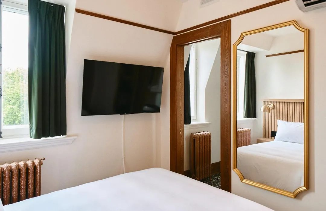 Hotel Chateau Cran Chaud Chicoutimi-1