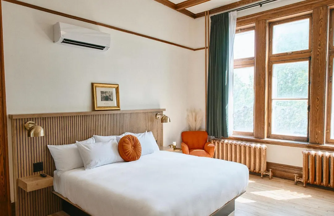 Hotel Chateau Cran Chaud Chicoutimi-1