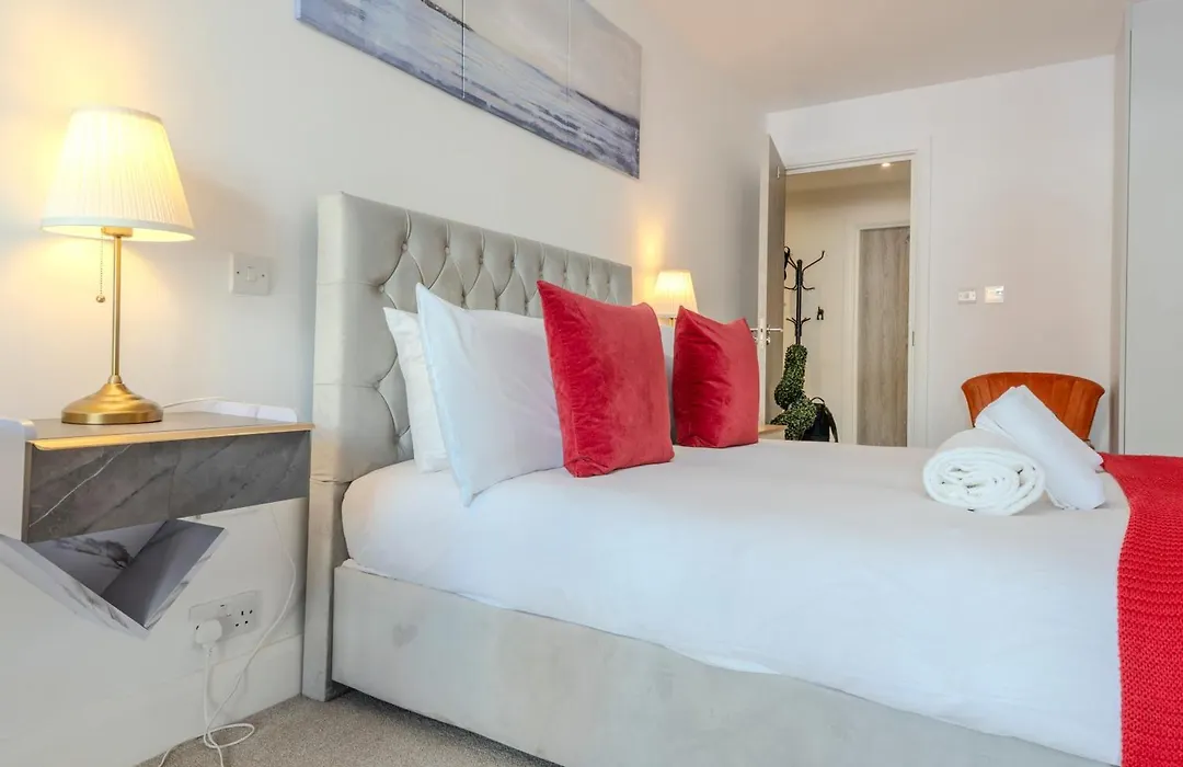 Luxe London Retreat By Aureva Residences-1