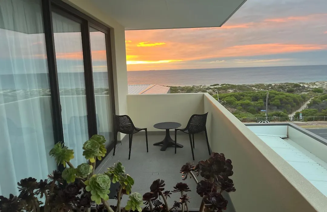 Beach House Perth-1