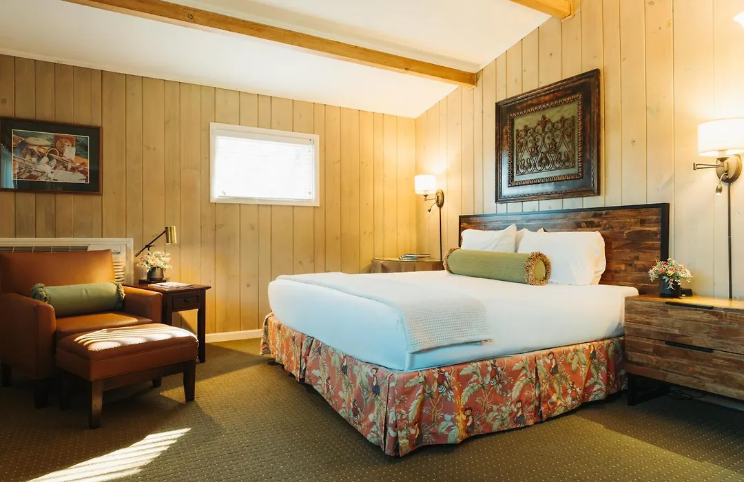 Pine Needles Lodge-1